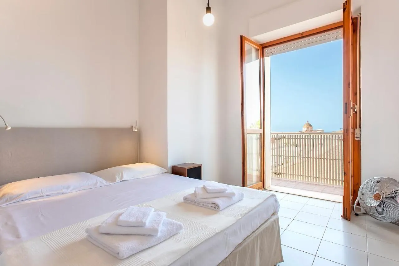 Top View Flat Alghero 0*,  Italien